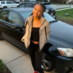 Meet your Posher, Zoe